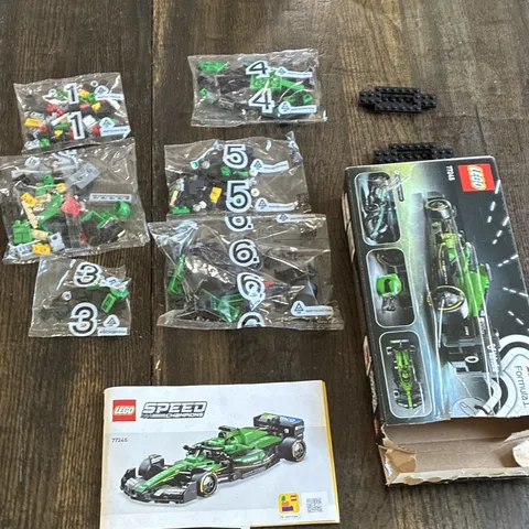 LEGO Speed Champions 77245 Aston Martin Aramco F1 AMR24 Race Car 269pc