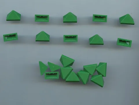 LEGO x 20 Green Slope 45 2 x 1 Triple with Bottom Stud Holder 15571