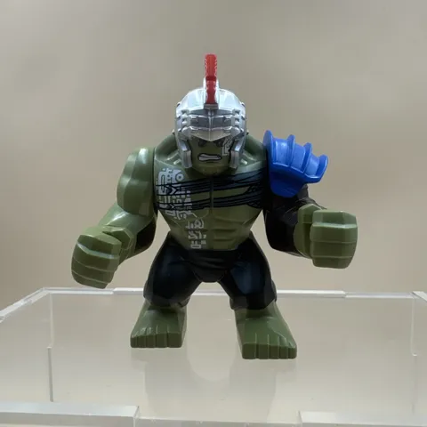 LEGO: Marvel Avengers Ragnarok Hulk Big Minifigure with Helmet 76088