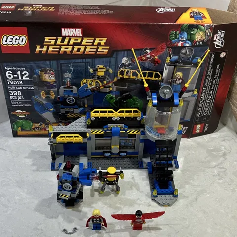 LEGO Marvel Super Heroes Hulk Lab Smash 76018 Incomplete Thor + Falcon