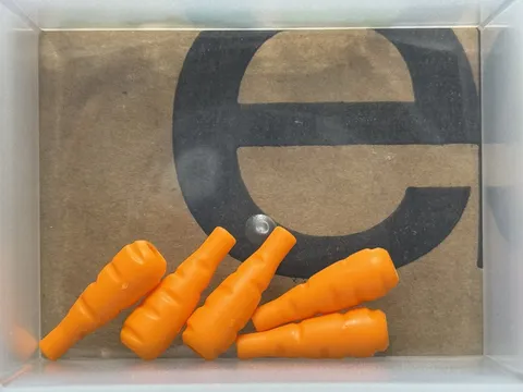 LEGO Parts - Orange Carrot / Club - No 33172 - QTY 5