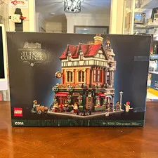 LEGO Icons Modular Buildings Tudor Corner 10350 Set, 3266 Pieces, Ages 18+