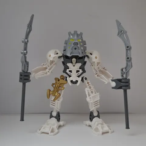 LEGO Bionicle Stars | Takanuva Set 7135 | Complete with Golden Armor | 2010