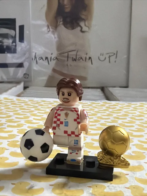 LUKA MODRIC #10 CROTIA NATIONAL TEAM JERSEY LEGO MINI FIGURE soccer futbol