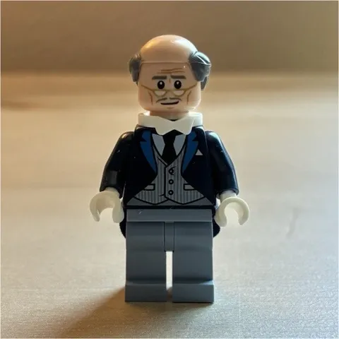 LEGO Alfred Pennyworth Minifigure sh0313- from 70909 Batcave Break-in Batman DC