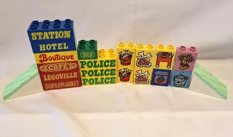 LEGO Duplo Printed 18 Bricks + 2 Roof Lot Police Legoville Hotel Fish Meat Cafe
