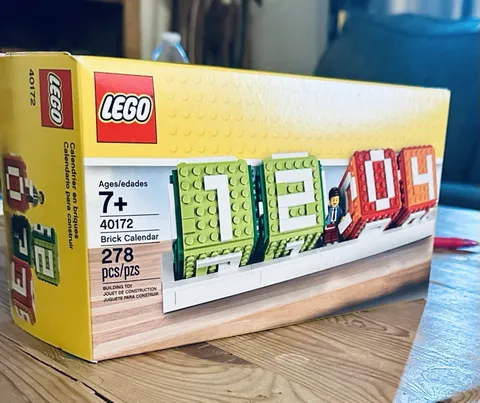 LEGO Iconic Brick Calendar 2017 (40172) Sealed BNIB