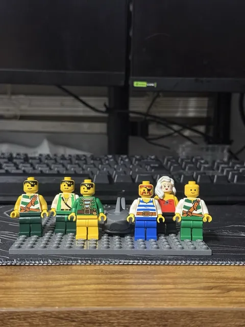 LEGO Pirates Minifigure Lot of 6 Imperial Soldiers Pirates