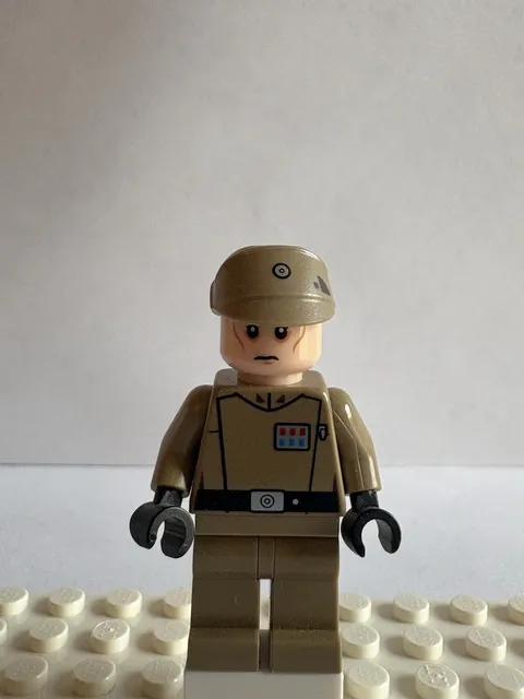 LEGO Star Wars Imperial Officer Minifigure Dark Tan Uniform Rank Badge Cap