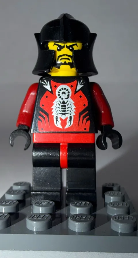 LEGO Castle Knights Kingdom II Shadow Knight Minifigure CAS257 Le Chevalier Des