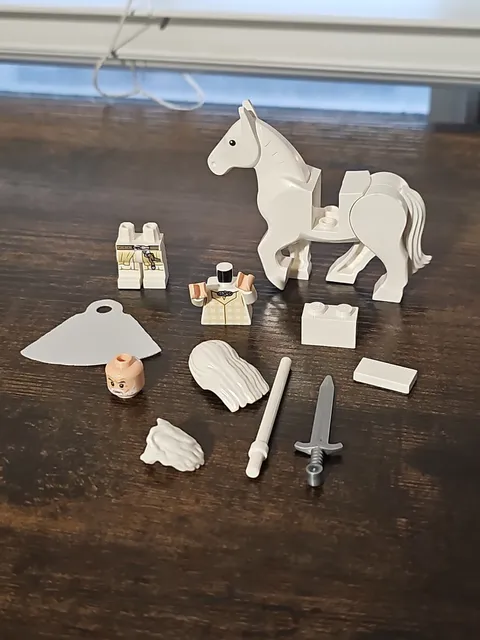 BRAND NEW LEGO LOTR: Minas Tirith 11377 GANDALF + SHADOWFAX Minifigure