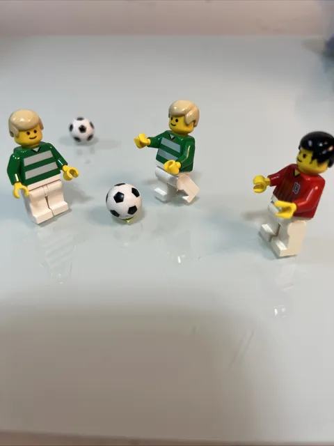 LEGO Soccer Minifigures Lot Players Balls Sports Football Team Bundle
