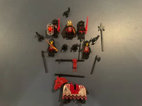 Vintage Lego Castle Knights Scorpion Evil Chess King And Knight Minfigure Lot