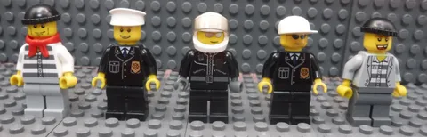 Lego City Lot Of 5 Minifigures 3 Cops 2 Robbers Police Mini Figs