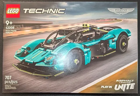 LEGO Technic Aston Martin Valkyrie 42208 NIB/SEALED