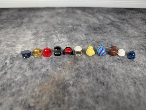 LEGO Lot Of 11 Minifigure Head Piece Accesorries