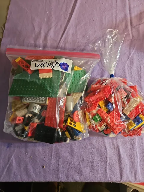 A43 LEGOs Lot 1 Lb 9 oz Various Parts Pieces Pre-owned Bulk Lot