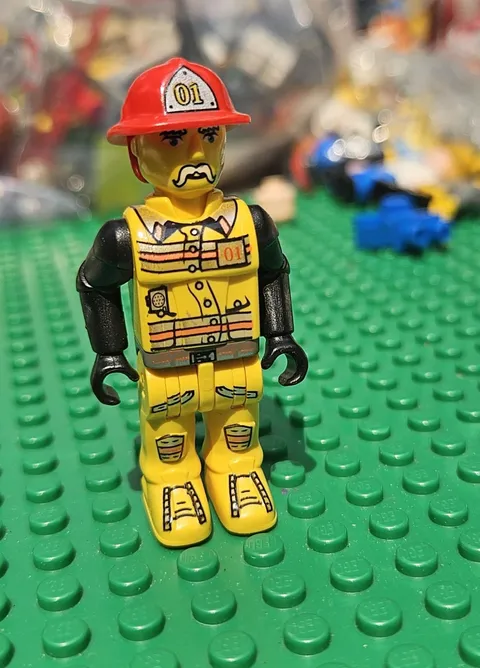 Lego Minifigure Mini fig JS001 Jack Stone Fire Man Hat 