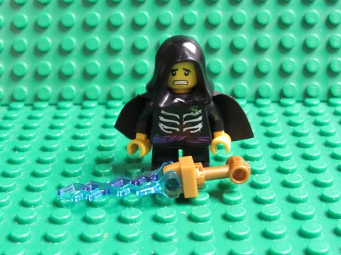 LEGO Ninjago Rise of the Snakes Lloyd Garmadon Minifigure njo0038 9457 9443 YL19