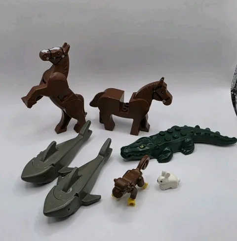 LEGO Animal Lot of 7 Vintage Horse Cavalry Sharks Monkey Rabbit Alligator