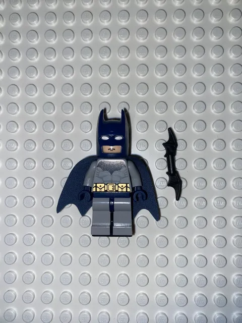 Lego bat022 Batman - Light Bluish Gray Suit, Dark Blue Mask (2006)