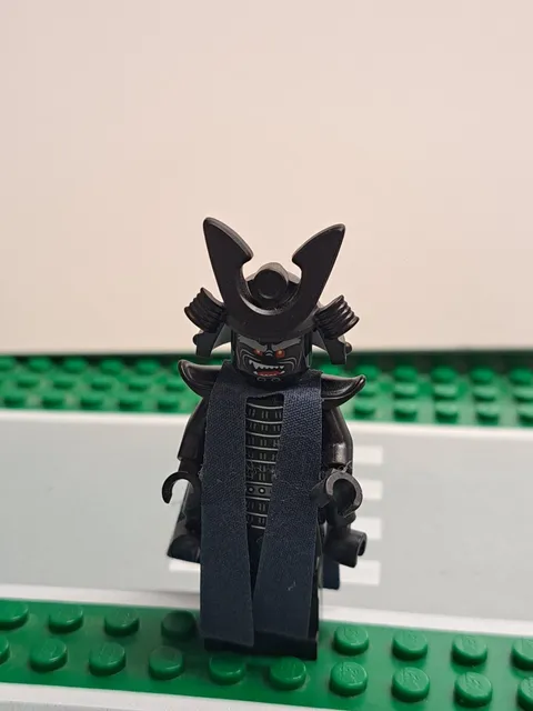 LEGO Ninjago Lord Garmadon Ninjago Movie, Armor & Robe Minifigure 70612 njo0309