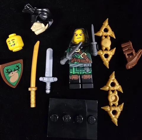 LEGO Series 29 Ronin Lloyd Minifigure With Forestmen Castle Accessories col29-11
