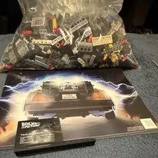 LEGO Icons 10300 Back to the Future Time Machine 