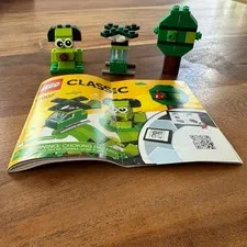 LEGO Classic Green Bricks 11007 Building Kit