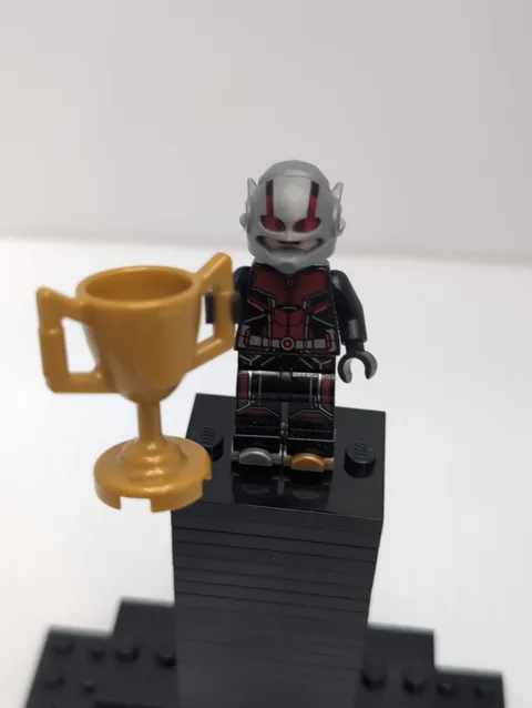 LEGO Marvel Heroes Ant-Man Minifigure 76109 Upgraded Suit sh516 sh0516 Skates