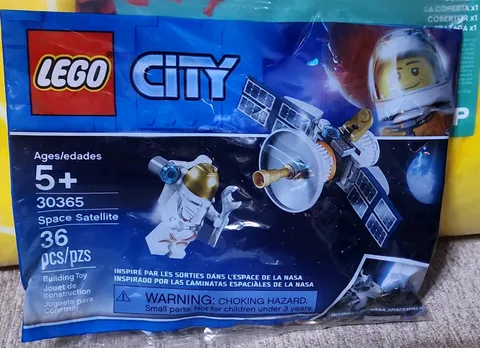 LEGO City 30365 Space Satellite Polybag New Sealed Astronaut NASA NIP