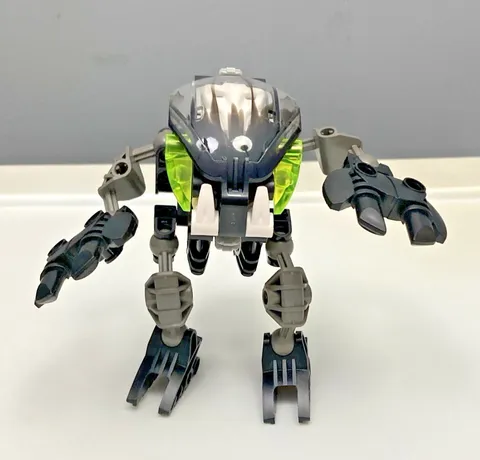 LEGO Bionicle: Bohrok Nuhvok (8561)  w/ Krana Mask - PLEASE READ