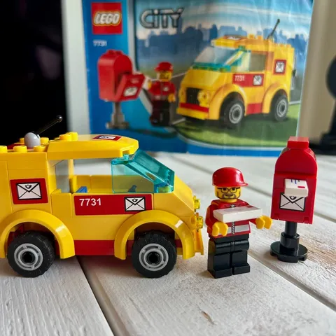 LEGO City 7731 Mail Van w/Postal Box Completely Built w/Manual Retired Set