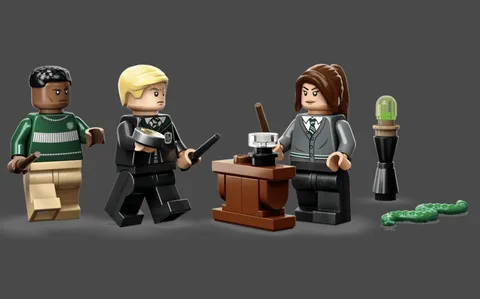 LEGO Harry Potter: Slytherin House Banner (76410)