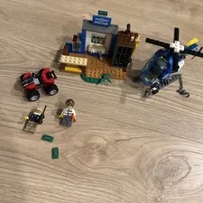 Lego Police Station With Robber
