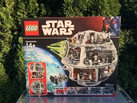 Lego Star Wars- Death Star (10188)- MINT- New- Ships Fast