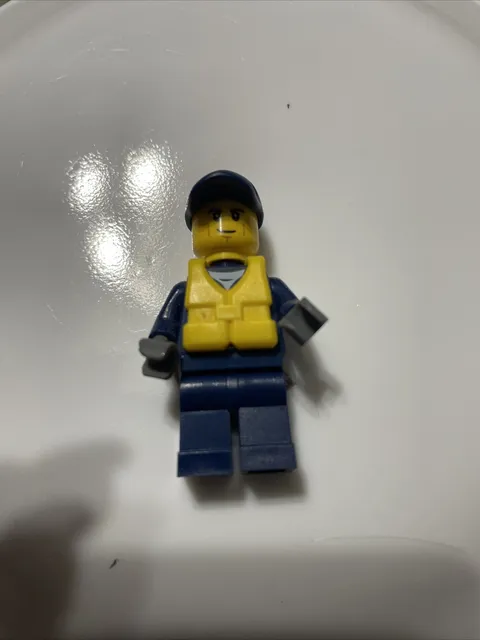 LEGO City Harbor Fig cty0077 - Coast Guard Patroller - Light Scratches/No Cracks
