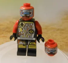 LEGO SYTEMS 6979 MINI FIGURE UFO Droid SP044 Red Techdroid 2 1997
