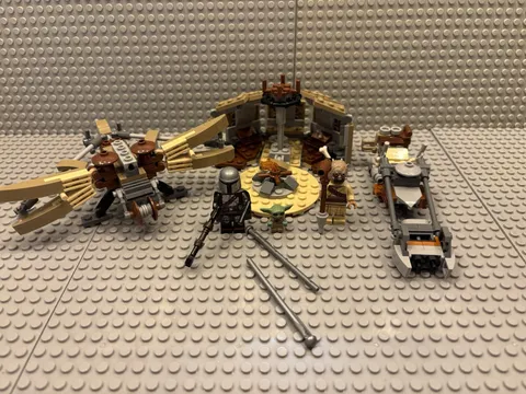 LEGO Star Wars The Mandalorian 75299 Trouble On Tatooine Complete