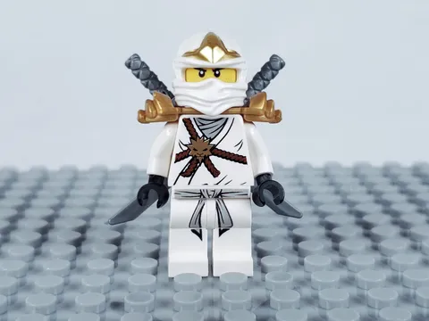 LEGO NINJAGO Zane ZX njo0031 White Ninja Shoulder Armor Swords 2012