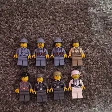 LEGO Minifigure Lot of 8 Military Soldiers w/ Helmets Mixed Uniforms/Colors