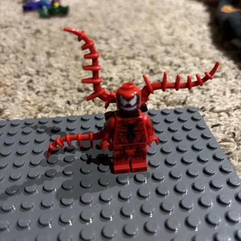 Lego Carnage 76036 Short Appendages Ultimate Spider-Man  Minifigure. Missing arm