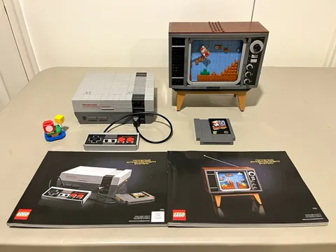 LEGO Nintendo Entertainment System Mario (71374) COMPLETE w/Manuals