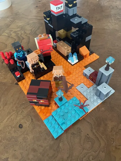 LEGO Minecraft: The Nether Bastion (21185) 100% complete