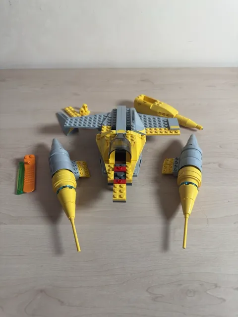 LEGO Star Wars: Naboo Starfighter 75092 Incomplete / For Parts