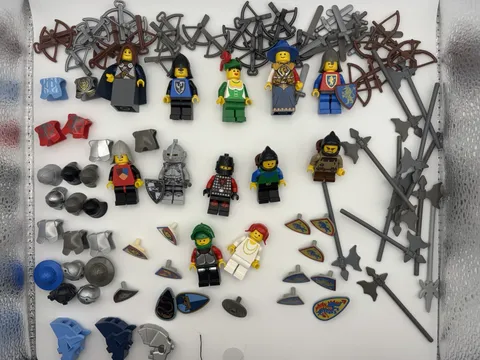 Lego Castle Minifigures And Parts Lot Rare Vintage Variety King Knight Dragon