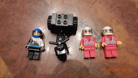 Lego 3 Wheeler ATV Off-Road Motorcycle with Racing Minifigures