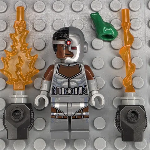 Lego DC Super Heroes Collectible Minifigure COLSH09 Cyborg