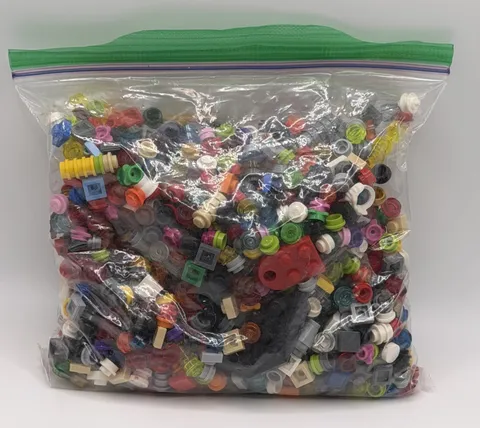 LEGO 8oz Bag of Mix 1x1 Studs and Plates inv.643