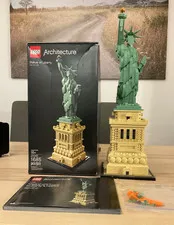 LEGO Architecture: Statue of Liberty (21042) 100% Complete with Box and Manual